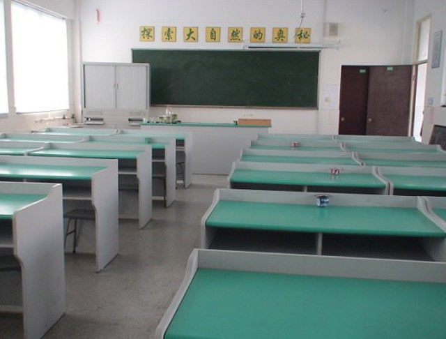 小學(xué)科學(xué)實(shí)驗室成套設備